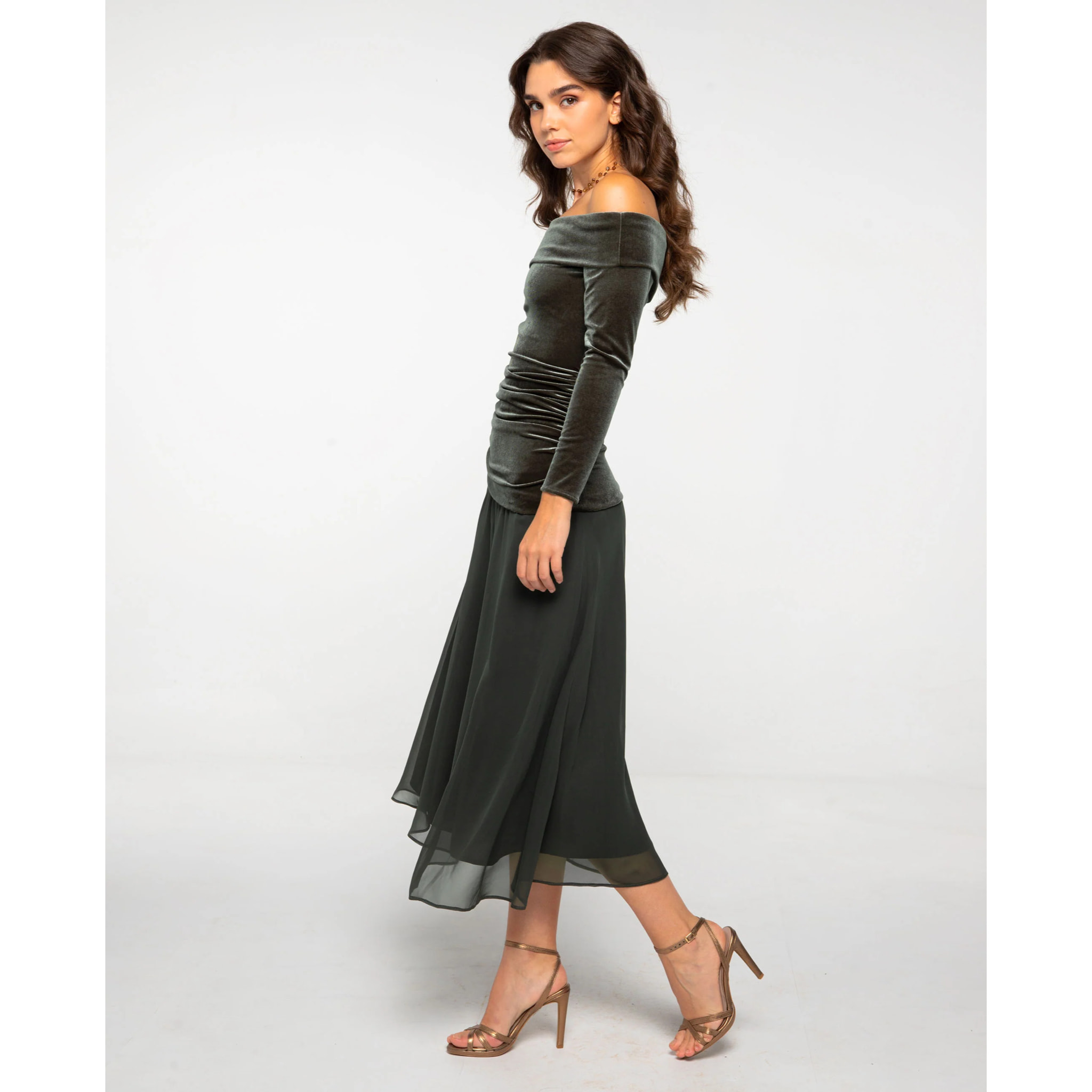 Vestido de punto elástico con flecos y corte ajustado de mujer