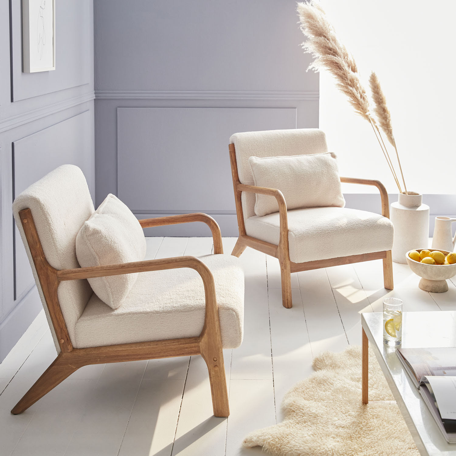 Fauteuil scandinave bois d'hévéa et bouclette LORENS