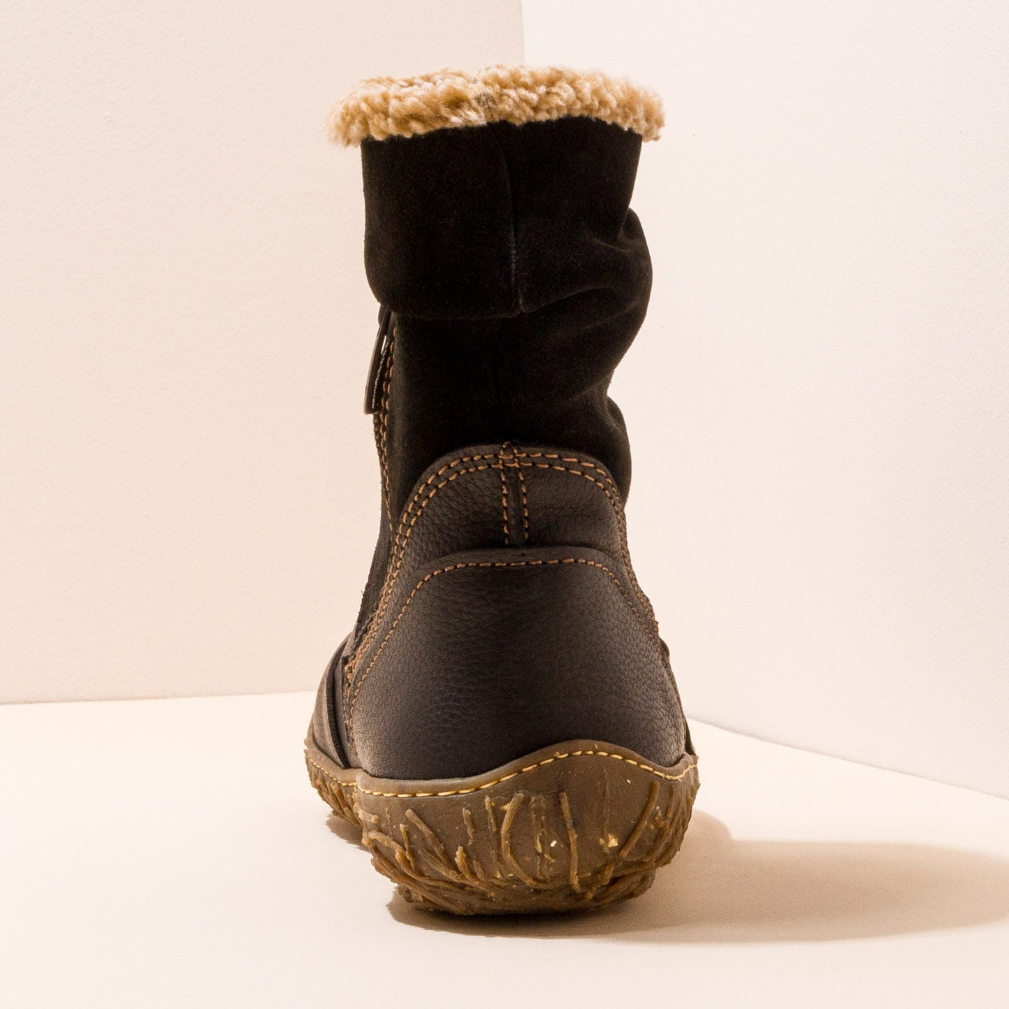 Botines N758 SOFT GRAIN-LUX SUEDE BLACK / NIDO color Black