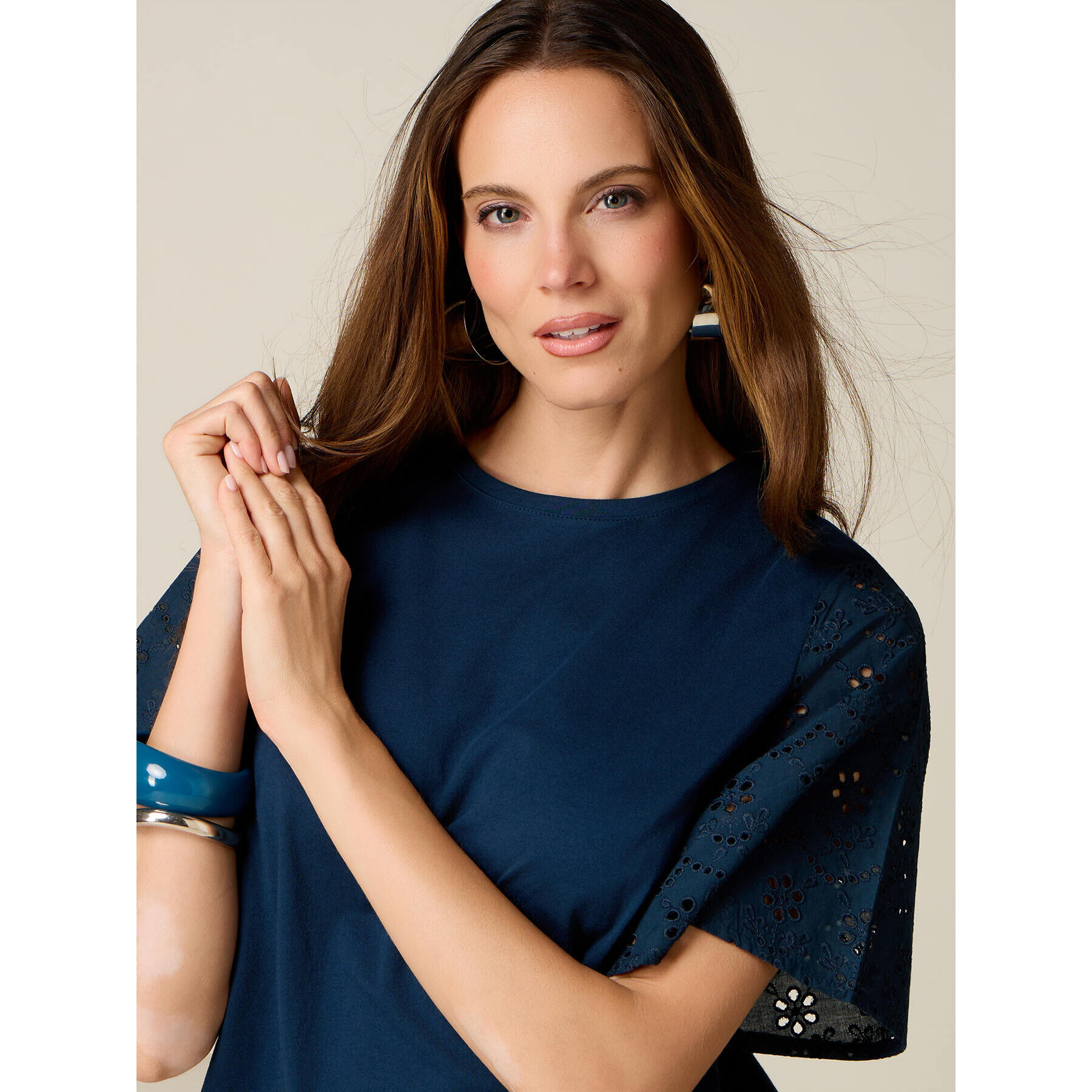 Oltre - T-shirt con maniche in sangallo - Blu