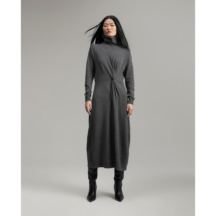 abito midi in maglia grossa con bottoni e spalline