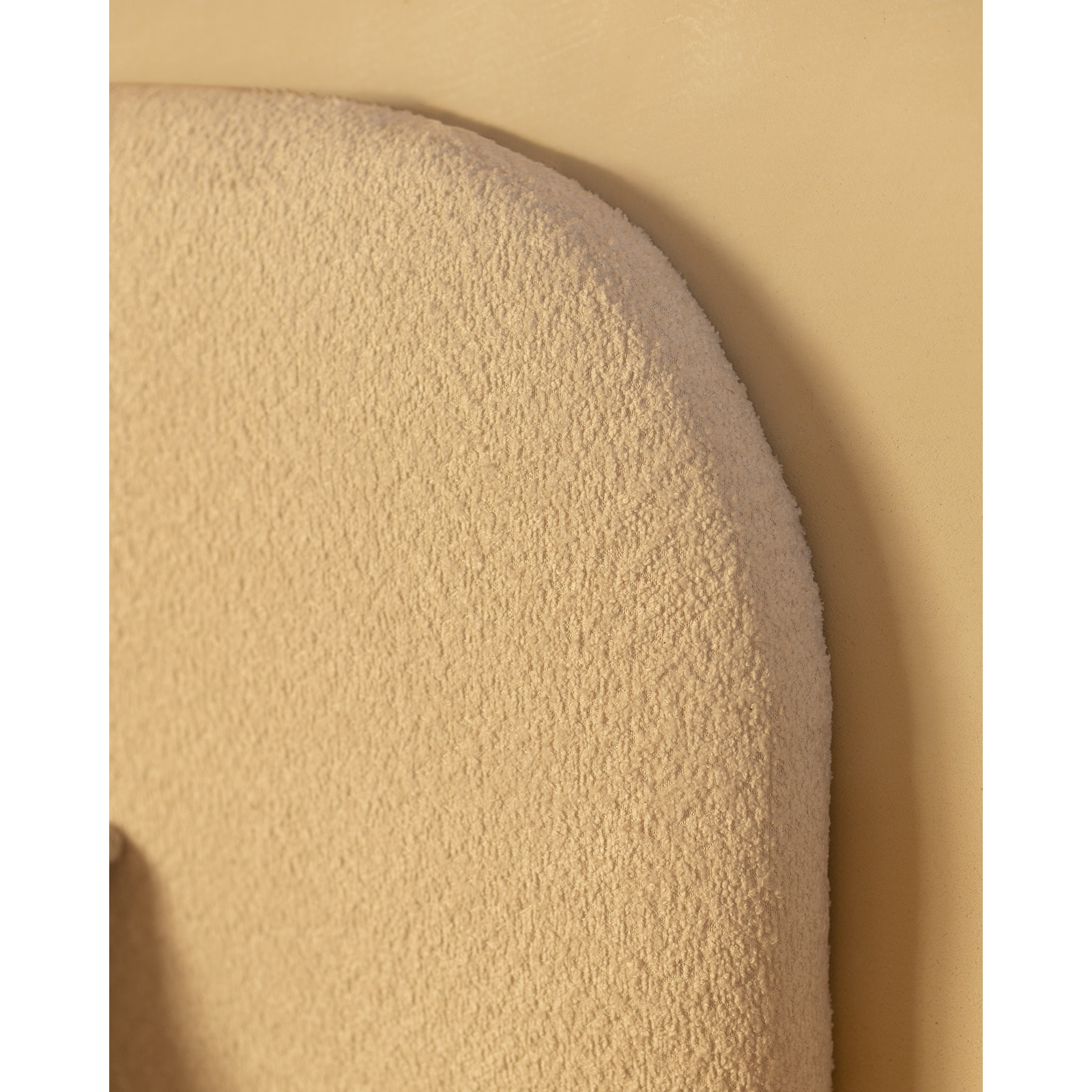 Lit rembourré en boculé beige pour les matelas en différentes tailles