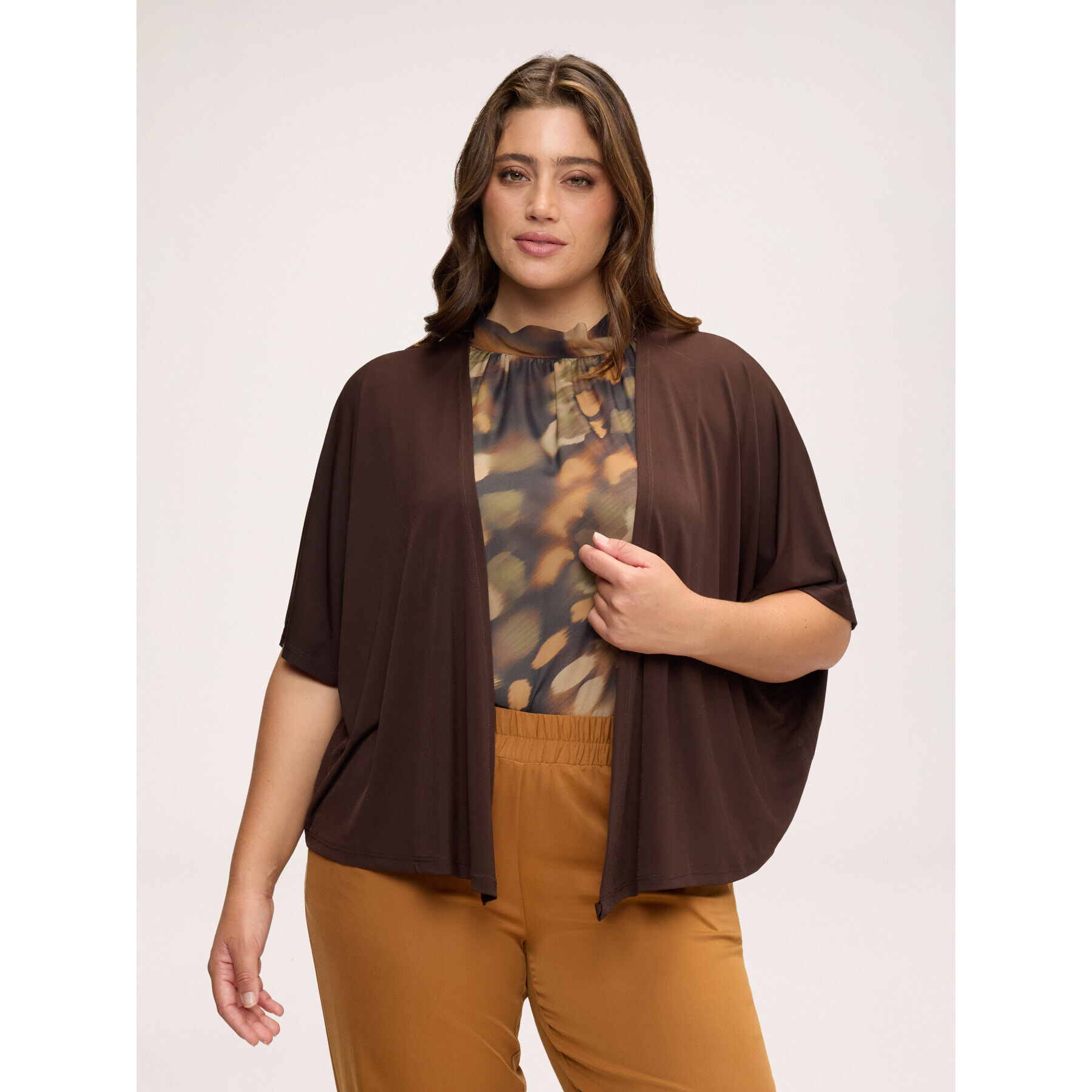 Fiorella Rubino - Coprispalle in jersey con maniche a kimono - Marrone