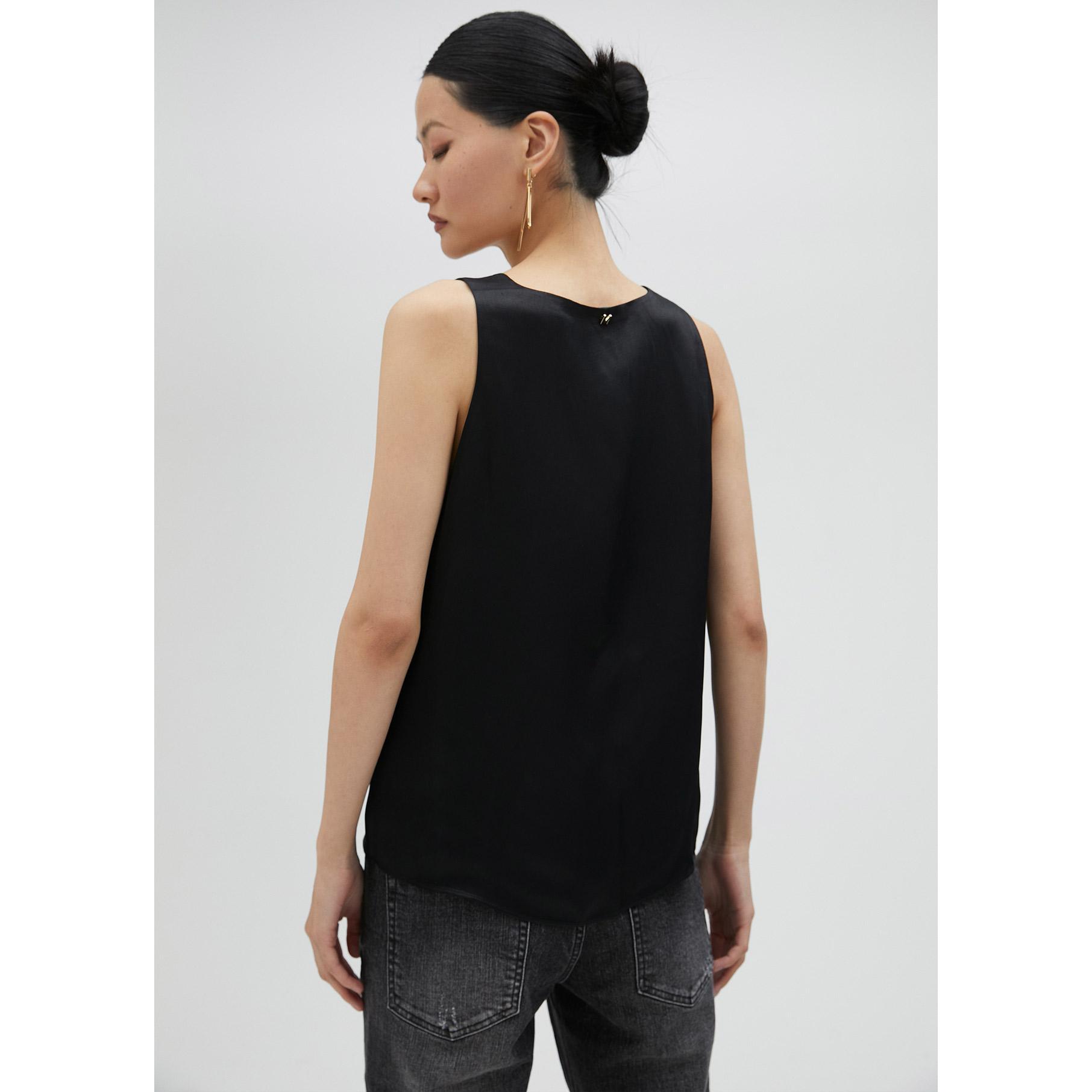Top basic con spalline