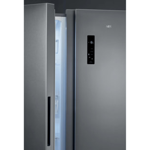 AEG Frigorífico americano de libre instalación Serie 8000 Inox de 177 cm RXB659E6NU