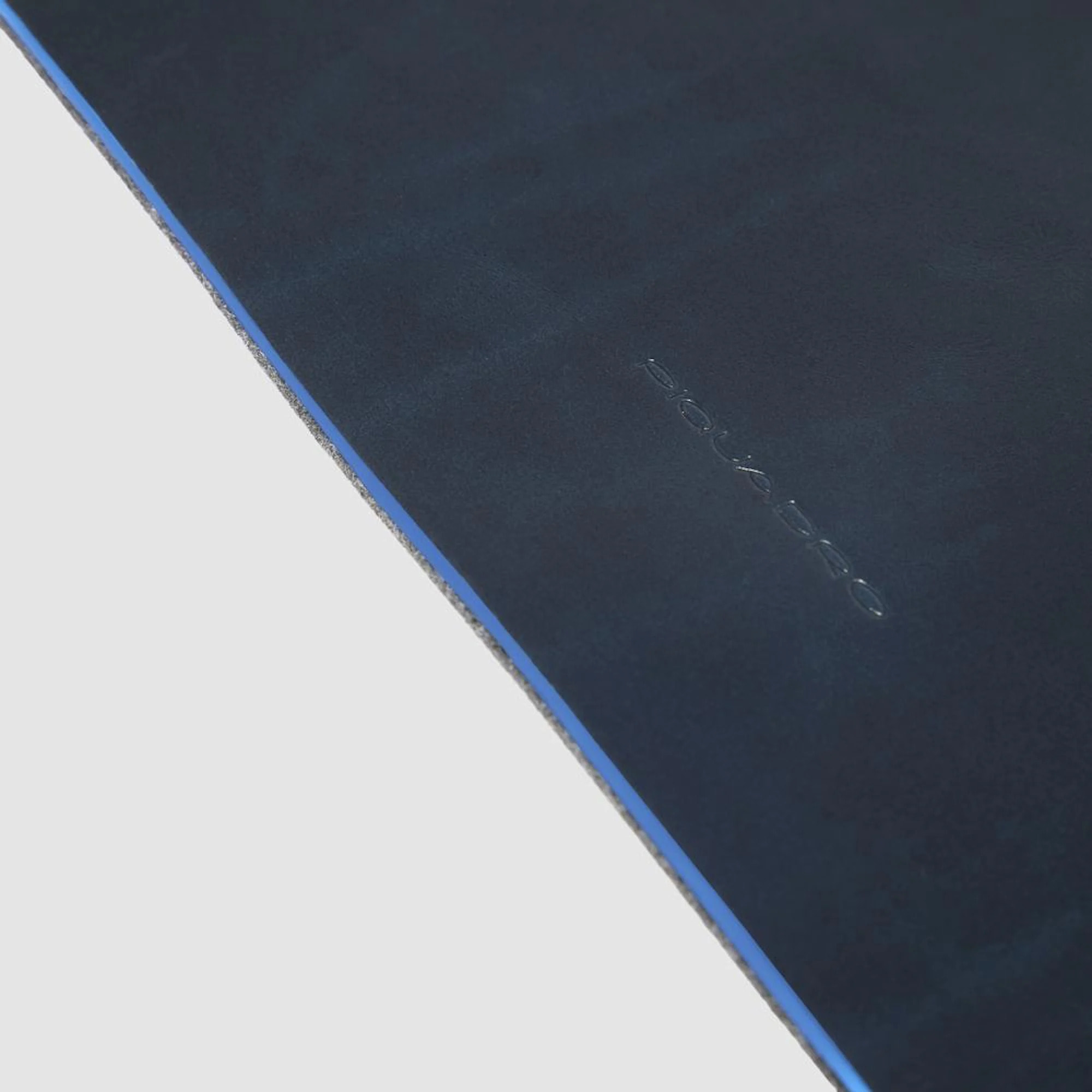 Piquadro Sottomano in pelle con basi ricarica wireless 15W