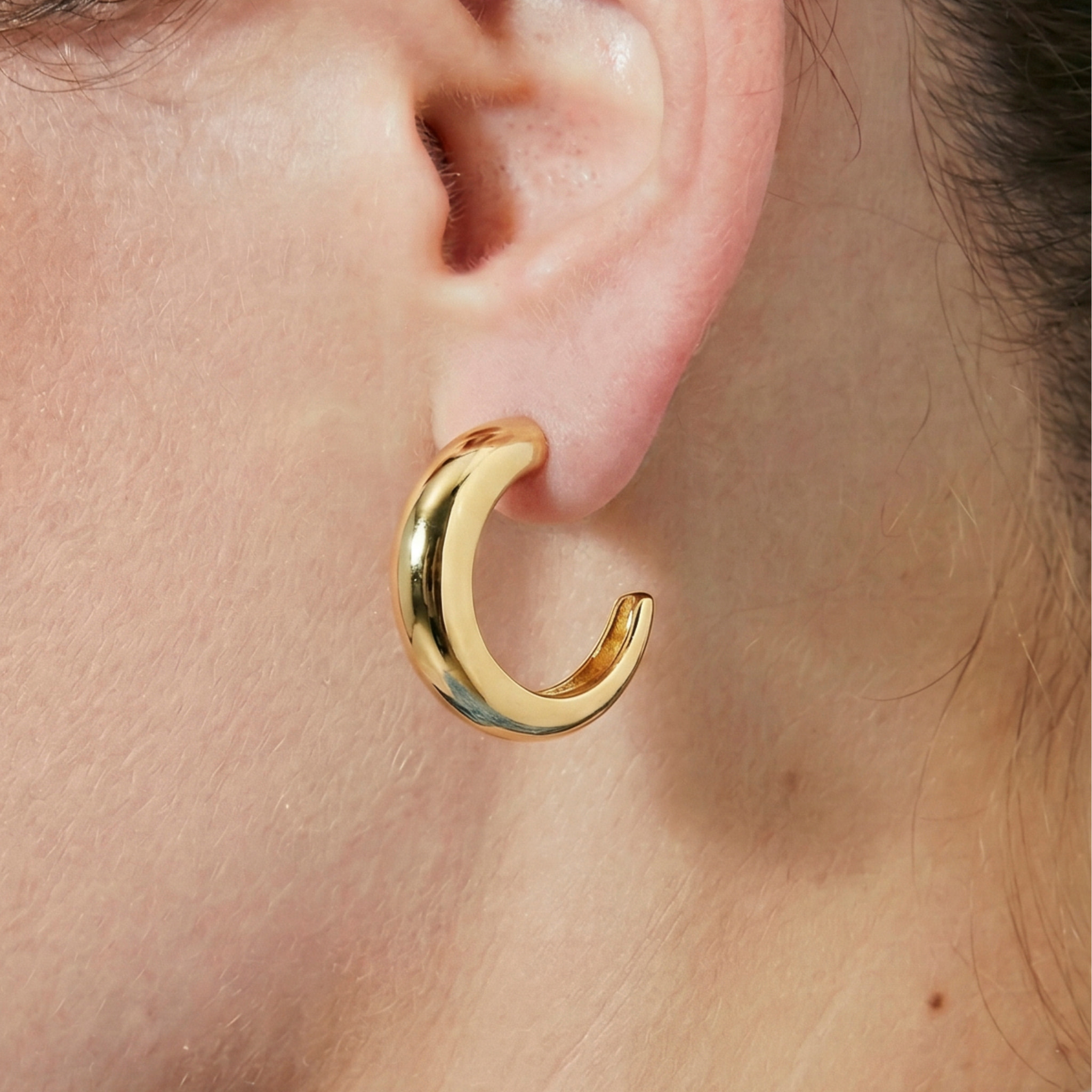 Pendientes Reya acabado oro amarillo 18k