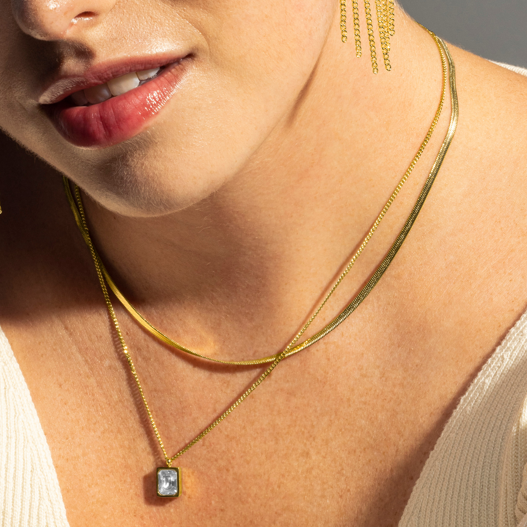 Collar de Circonita acabado en oro amarillo de 18K- Beda