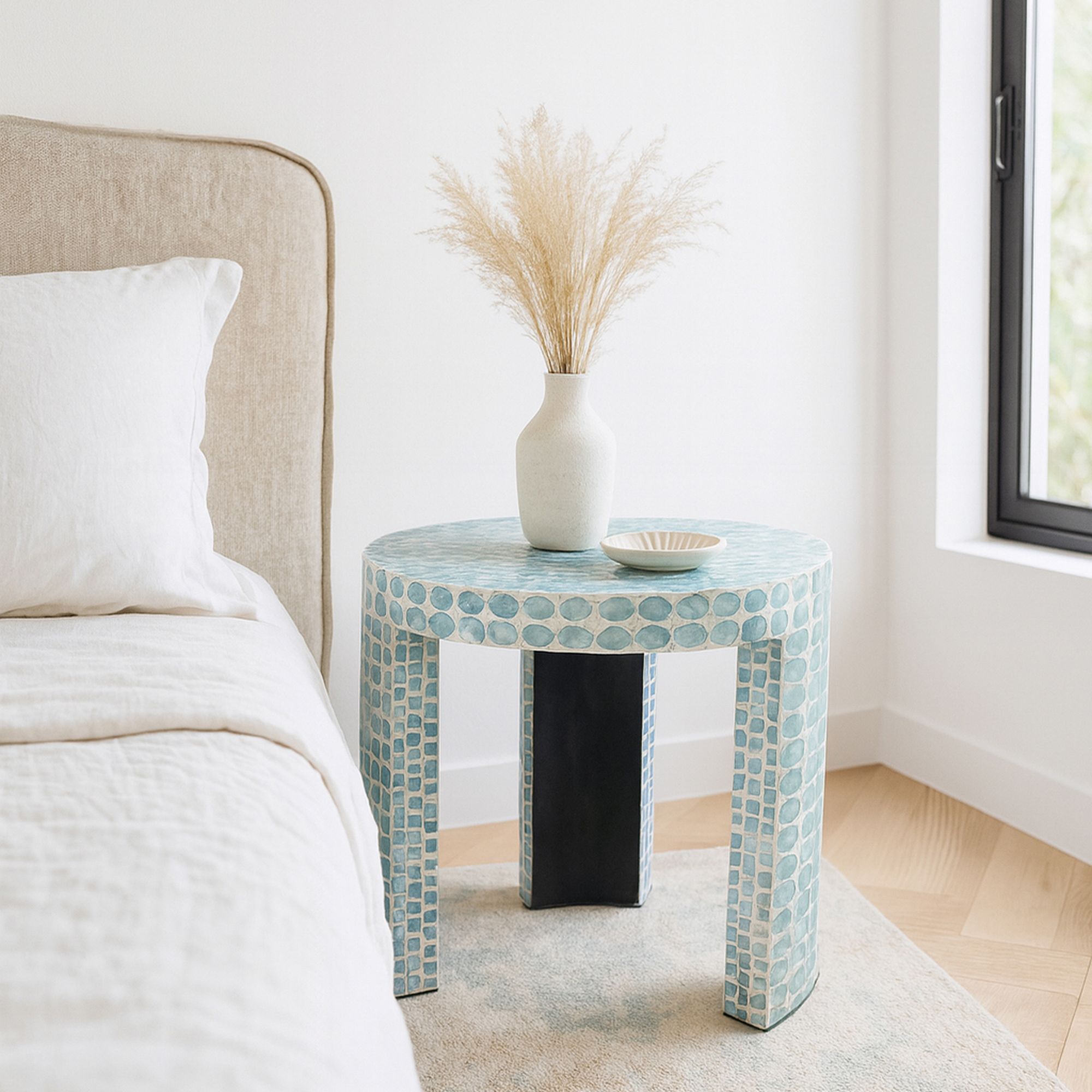 Table d'appoint en coquille de capiz bleu SOLNA