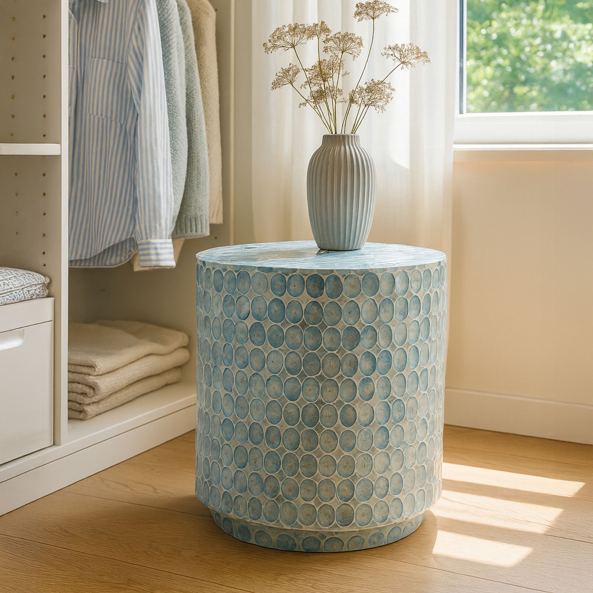 Table d'appoint en coquille de capiz bleu SOLNA