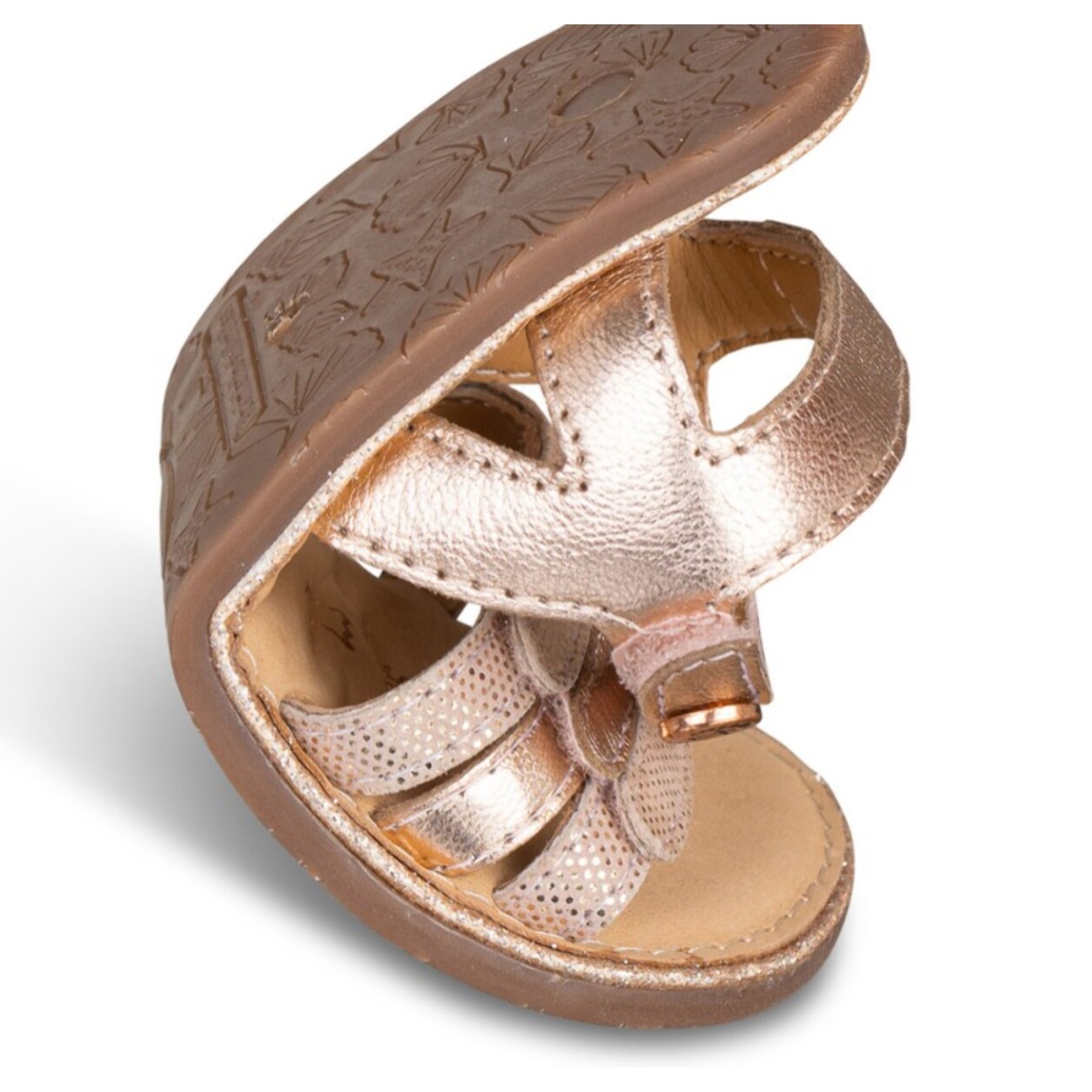 SANDALIA BAREFOOT PIEL CHETTO TIRAS METALIZADAS ORO ROSADO
