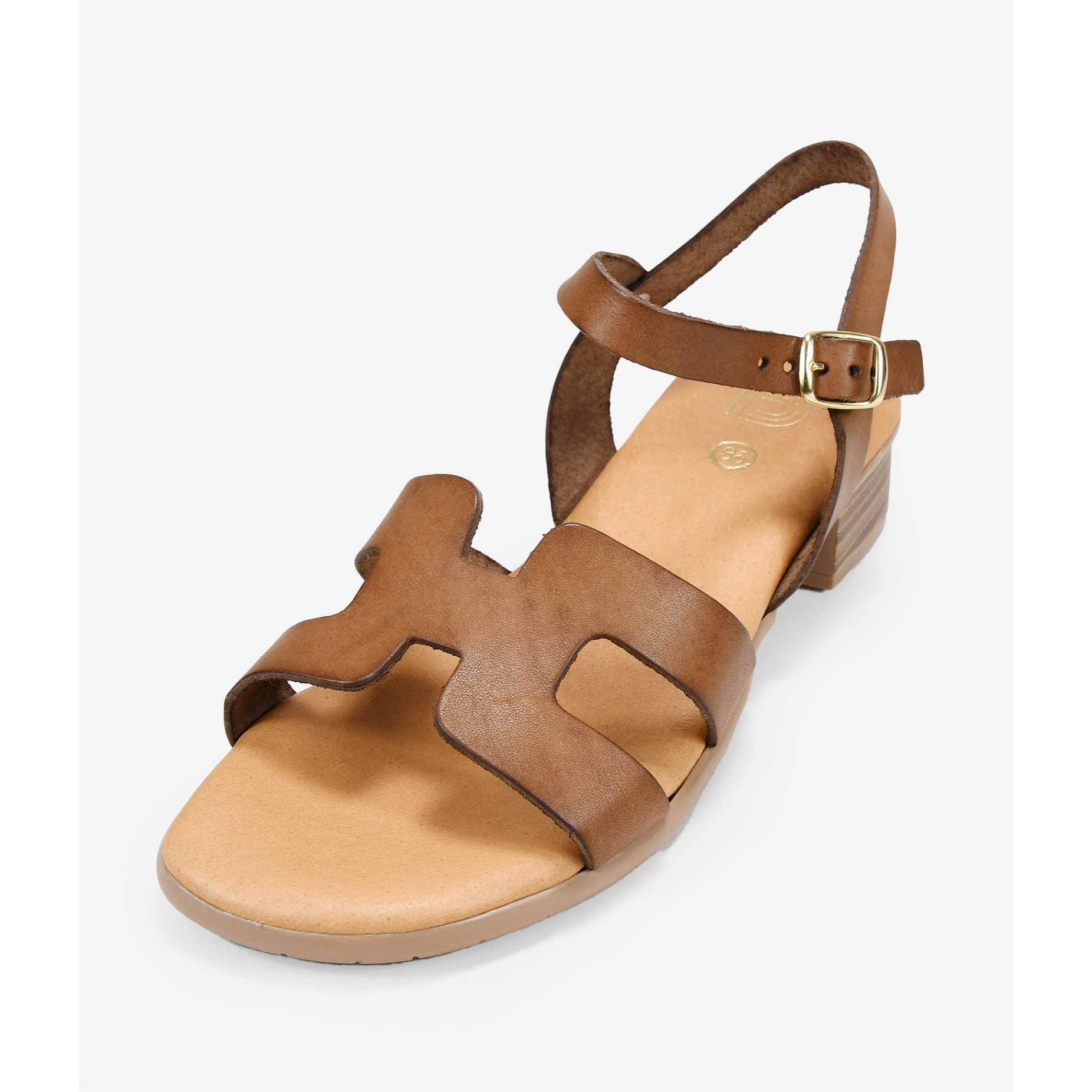 Sandalias de piel marrones con tacón bajo