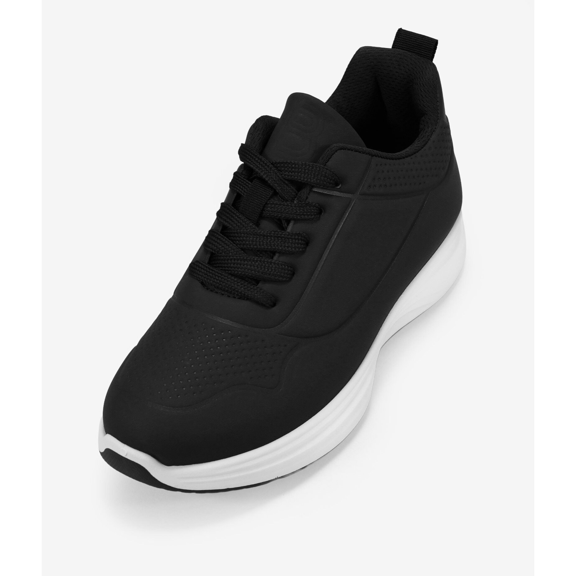 Zapatillas deportivas negras con cordones