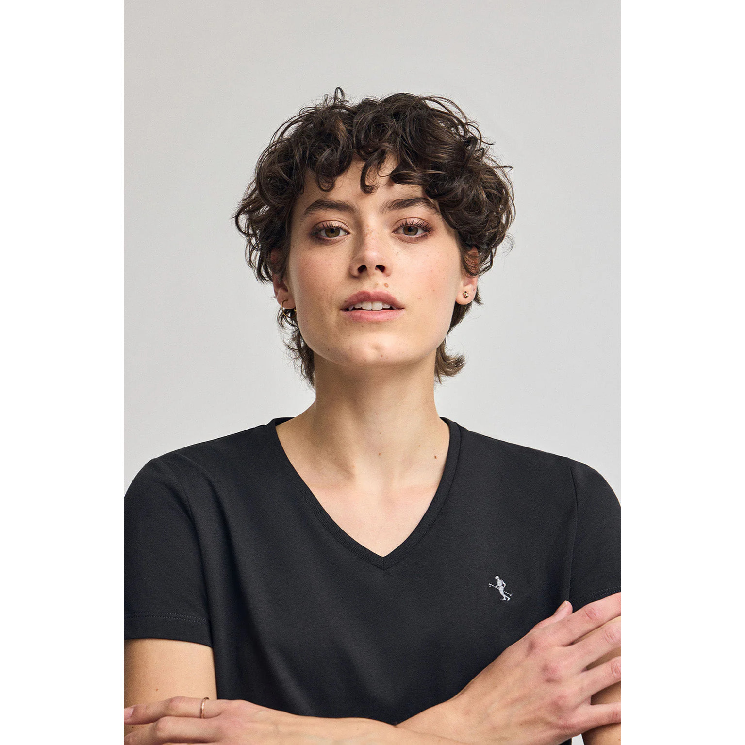 Pack di due magliette nera e bianca con scollo a V e ricamo Rigby Best