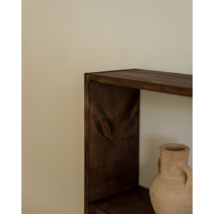 Estantería de madera maciza tono nogal con 2 estantes Alto: 110 Largo: 80 Ancho: 20