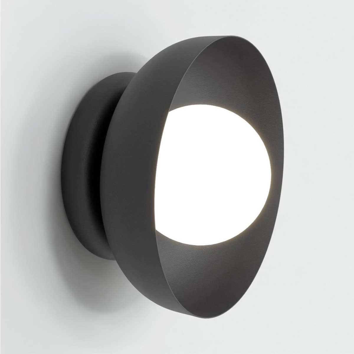 Lampada da parete Ozzy in acciaio nero opaco