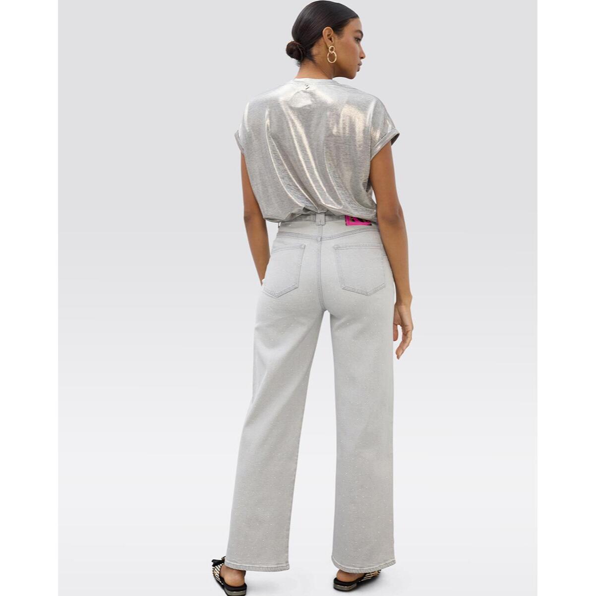 Jeans lungo dritto con effetto lavato e strass