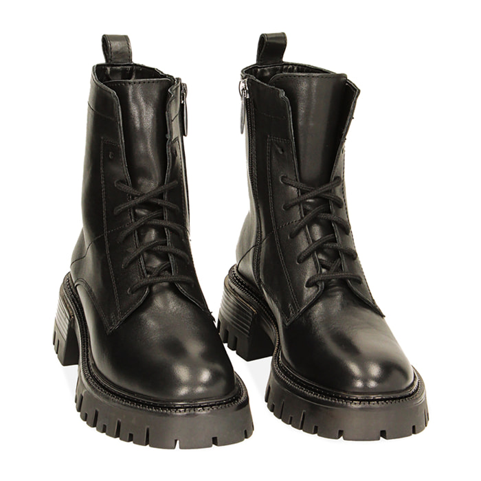 Anfibi neri in pelle, tacco 4,6 cm