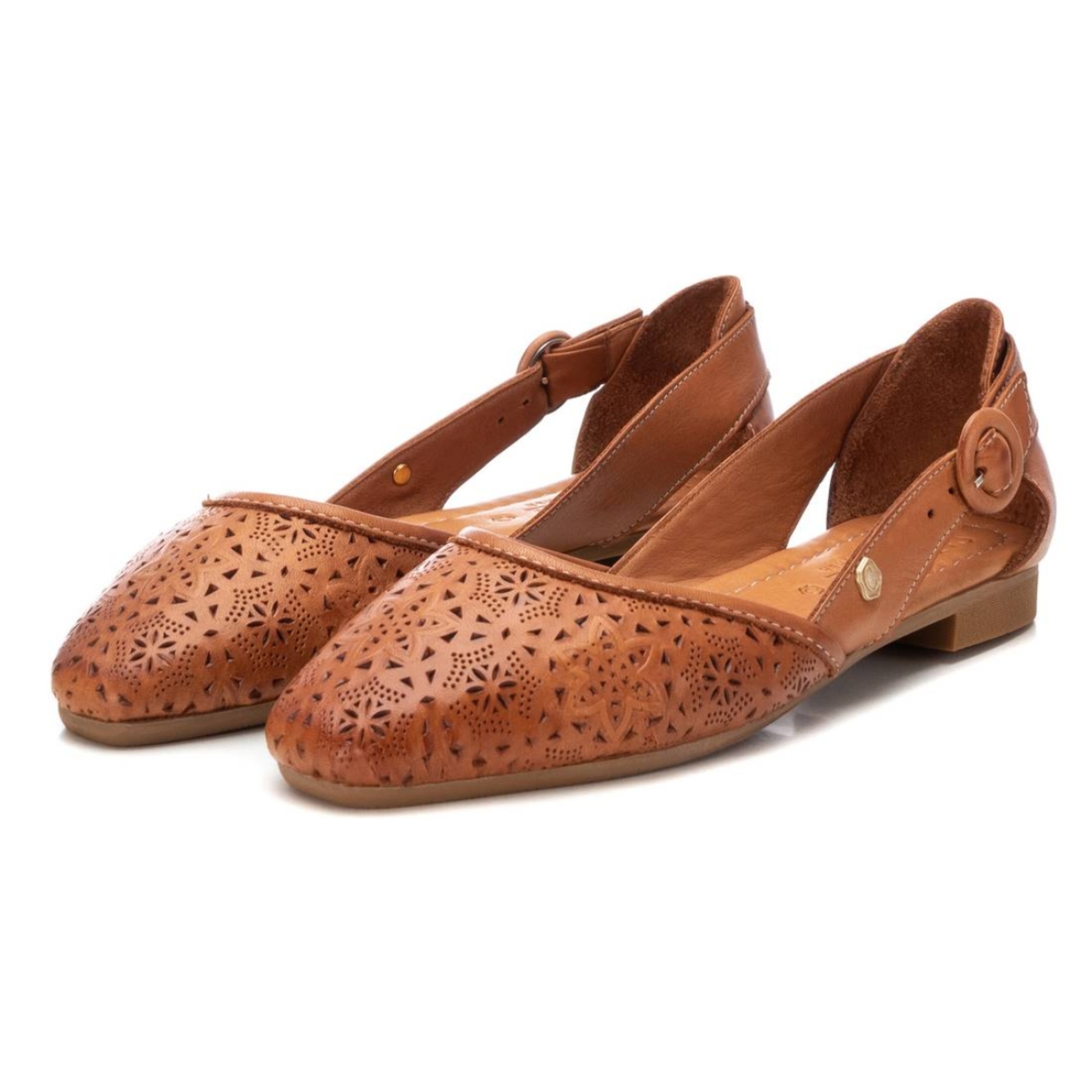 Zapato bailarina de piel camel