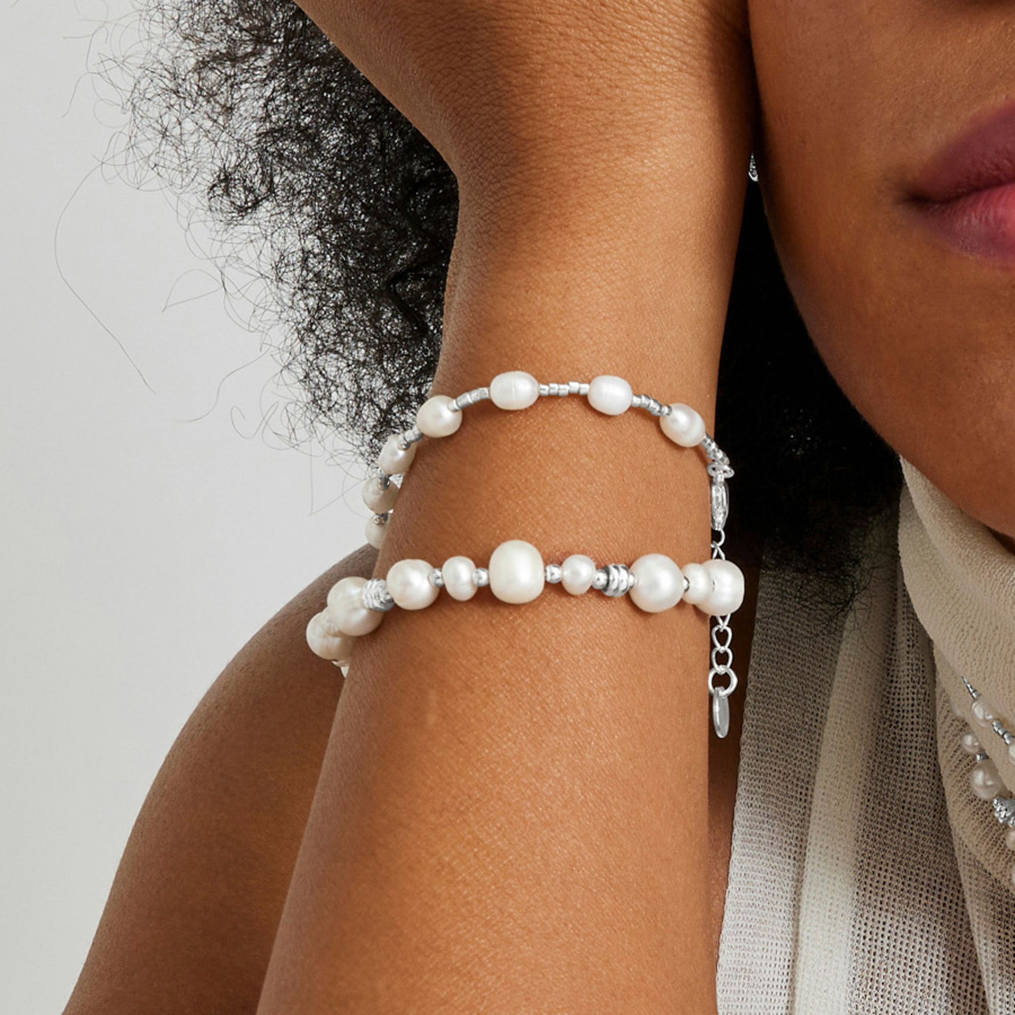Pulsera de Perla Blanca acabada en rodio