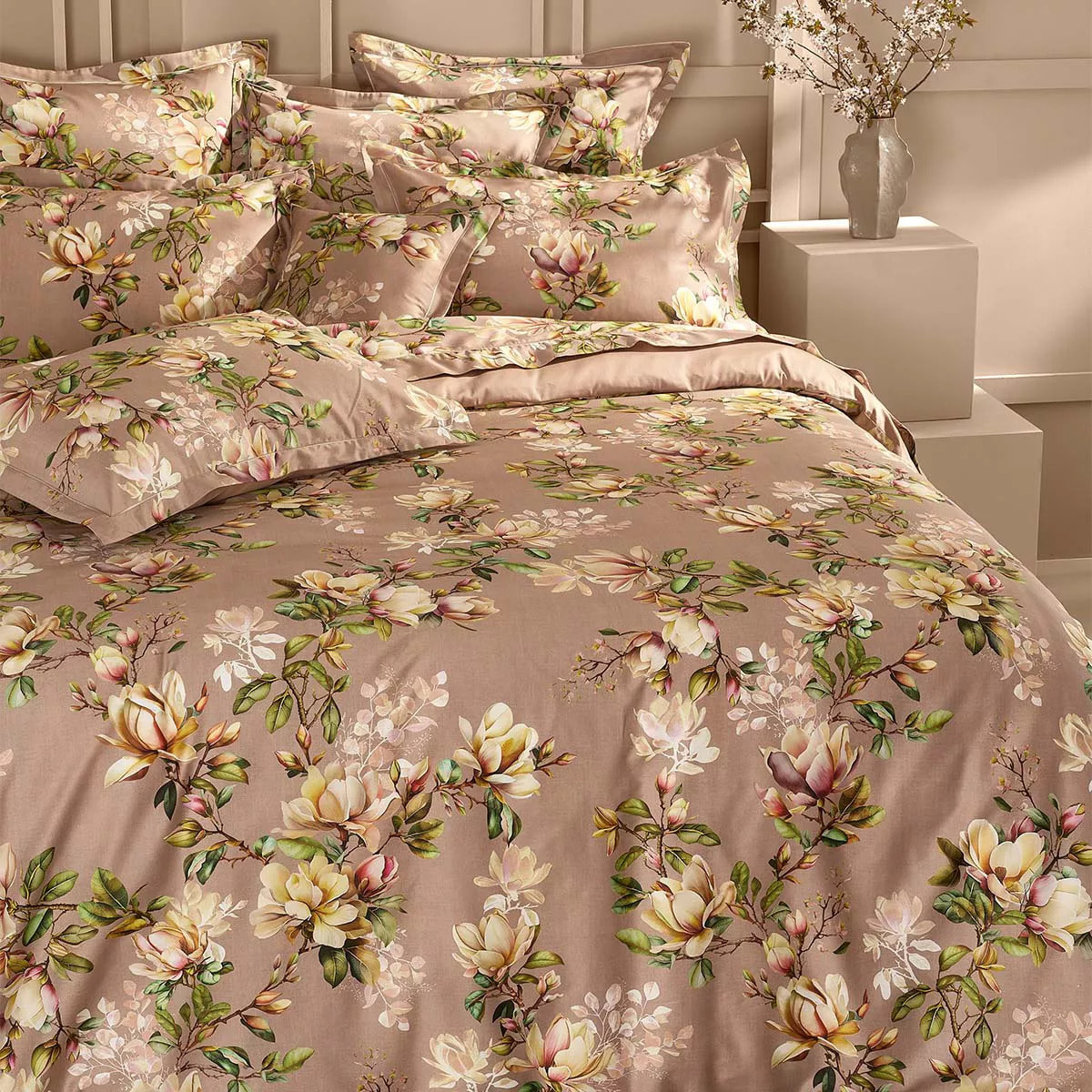 Drap plat satin de coton imprimé rose Magnolias rose fume