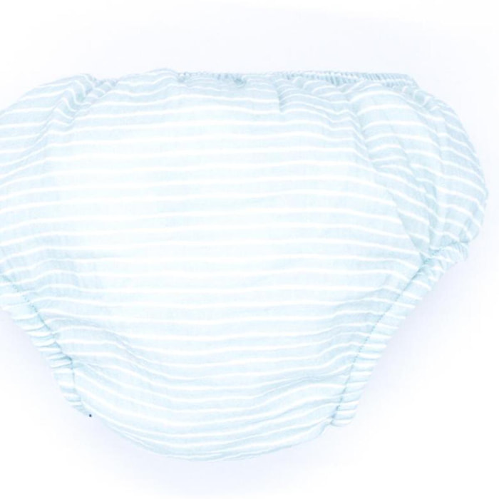 Cubrepañal de rayas verdes. Elastico en la cintura y en las piernas.