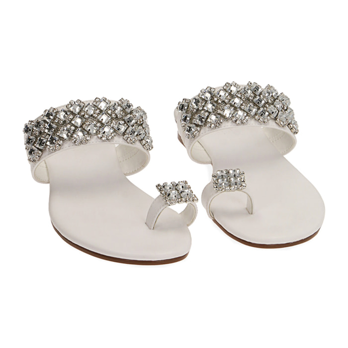 Sandalias planas joya blancas