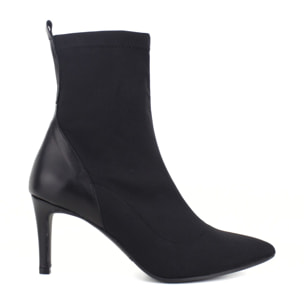 Botines de licra color negro. Tacón de 7 cm