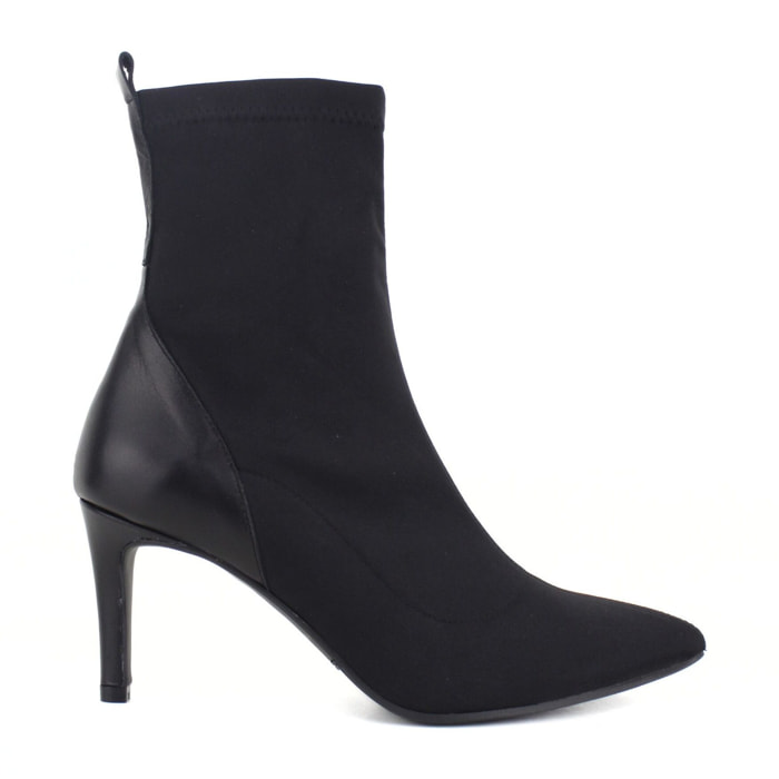 Botines de licra color negro. Tacón de 7 cm