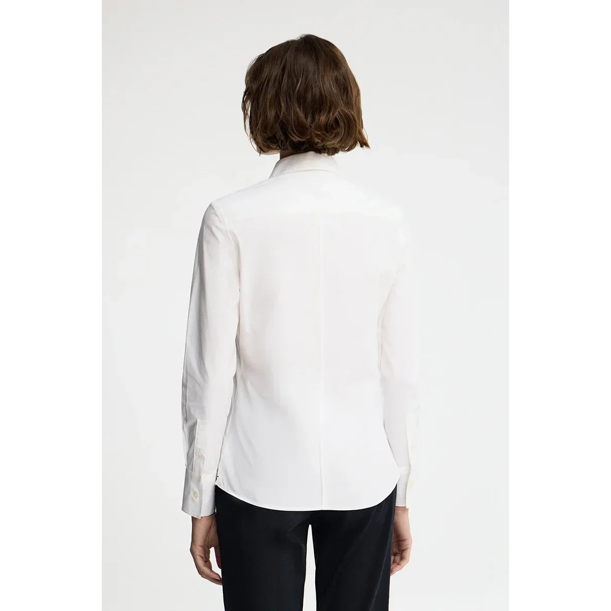 Camisa de popelín blanca con corte slim y bordado Rigby Go