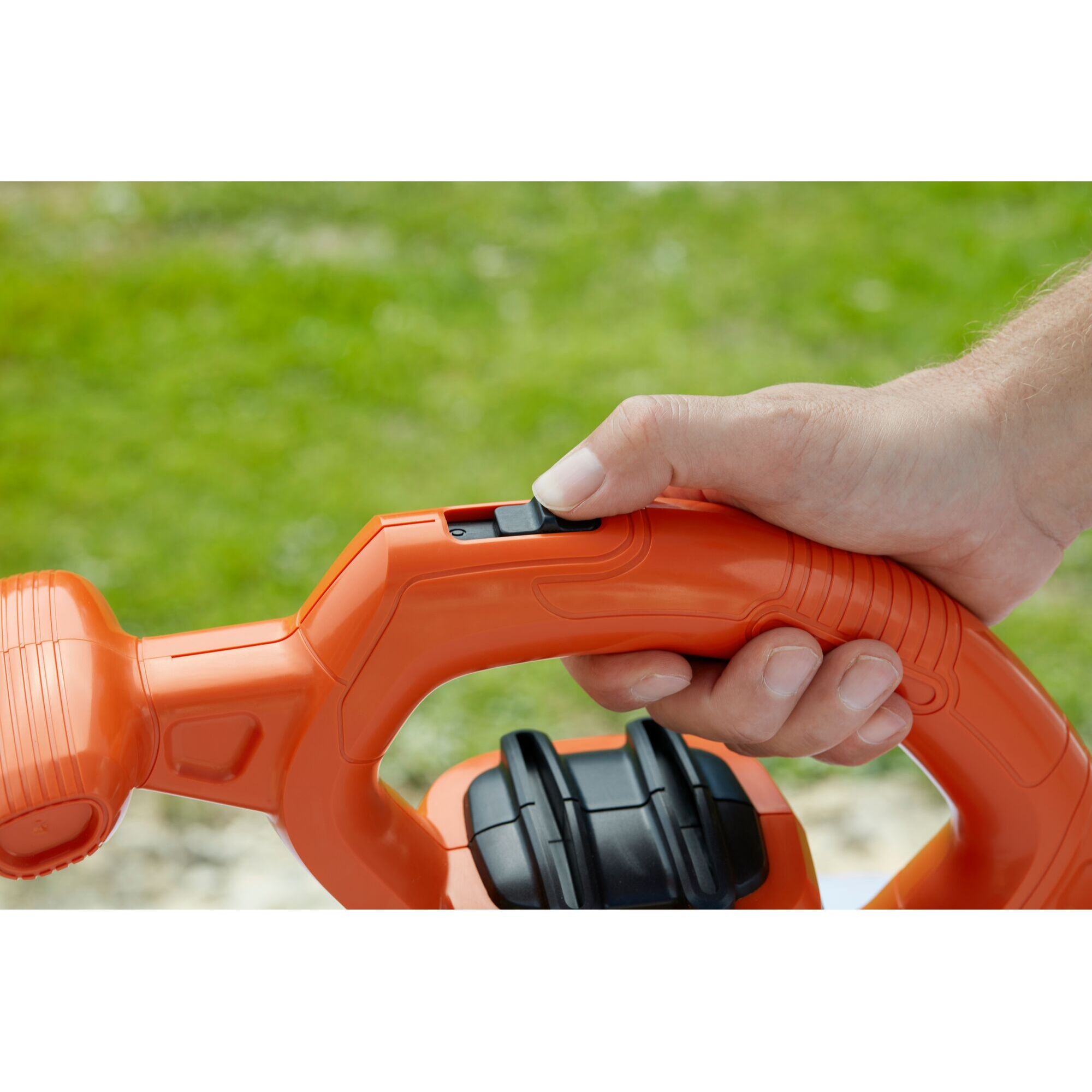 Aspirateur souffleur broyeur 2600W - Nettoyage espaces extérieurs, Sac à dos 40L, 11,8m3/min, 315 km/h