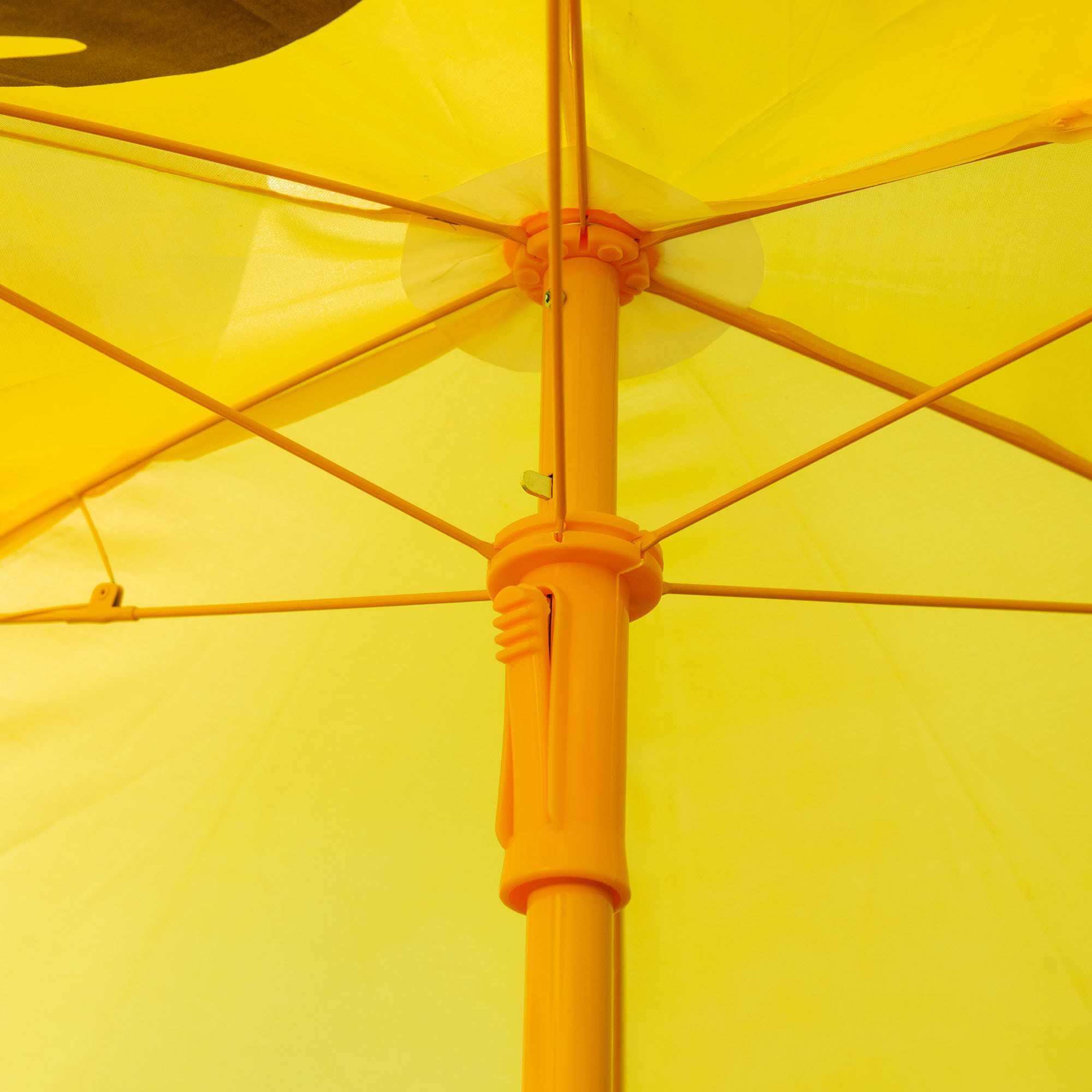 Ensemble salon de jardin enfant 4 pcs design tigre - table ronde + 2 chaises pliables + parasol - métal époxy oxford jaune