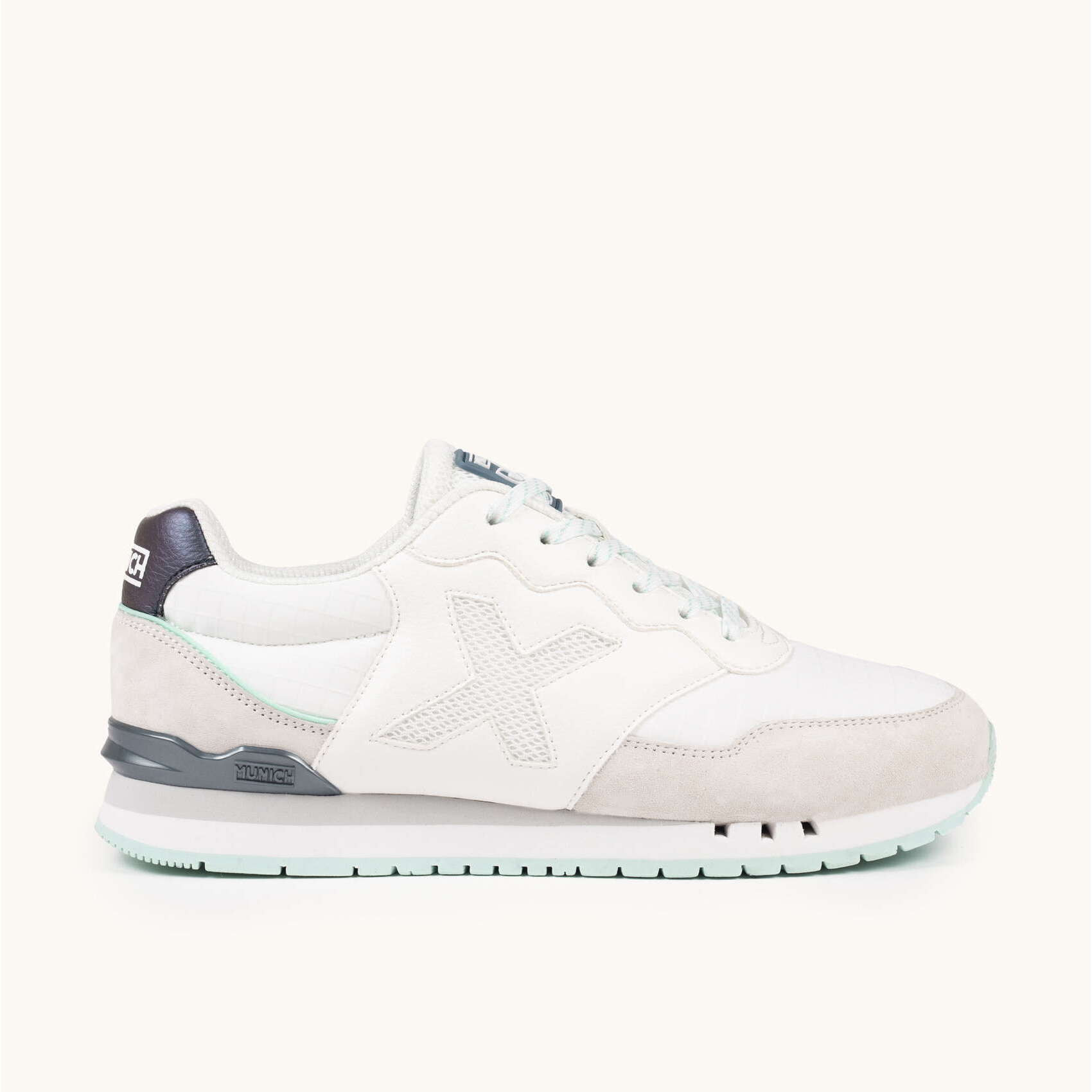 Zapatilla Retro Running Blanca con Detalles Gris Perla y Menta MUNICH DASH WMN 282