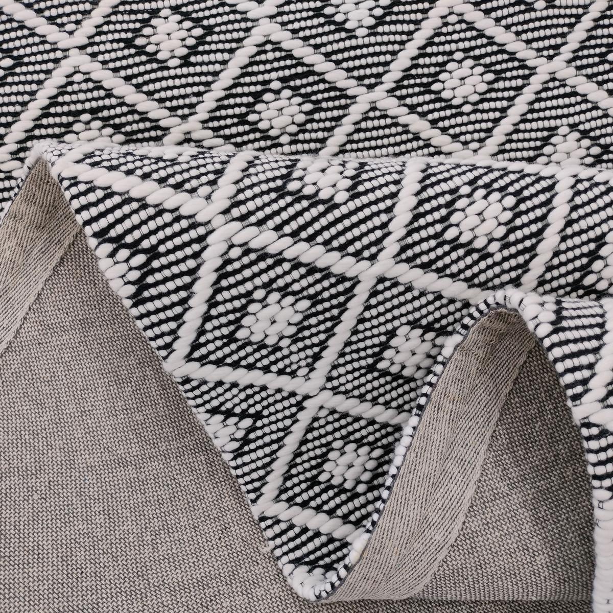 Tapis Kilim épais Muve, tissé à plat à à la main à base de plastique recyclé