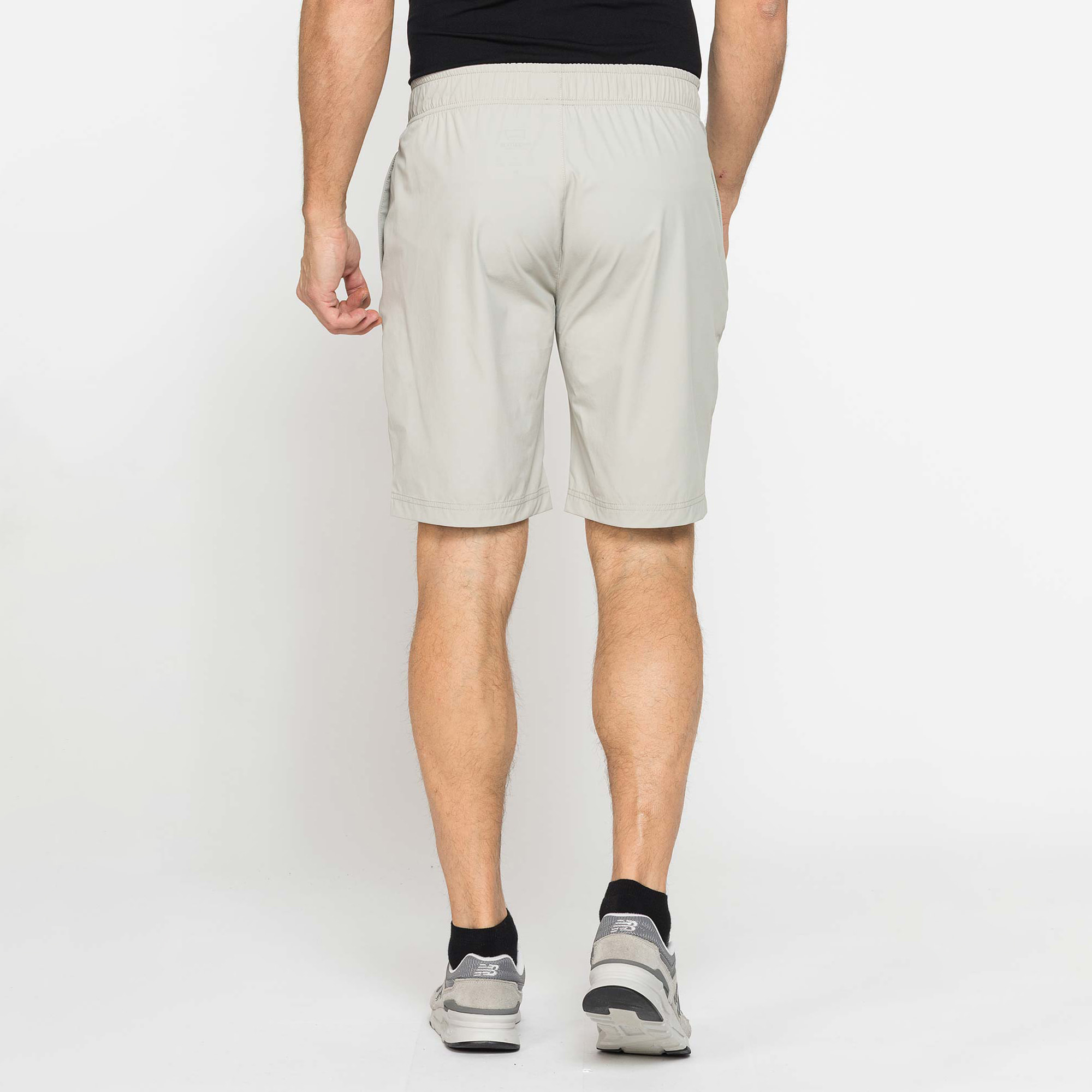 BERMUDA JOGGER IN TESSUTO TECNICO NO STIRO