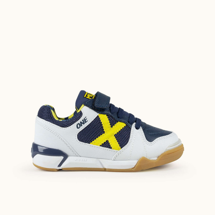 Zapatillas de fútbol sala para niños con velcro en azul y naranja MUNICH ONE KID VCO 80