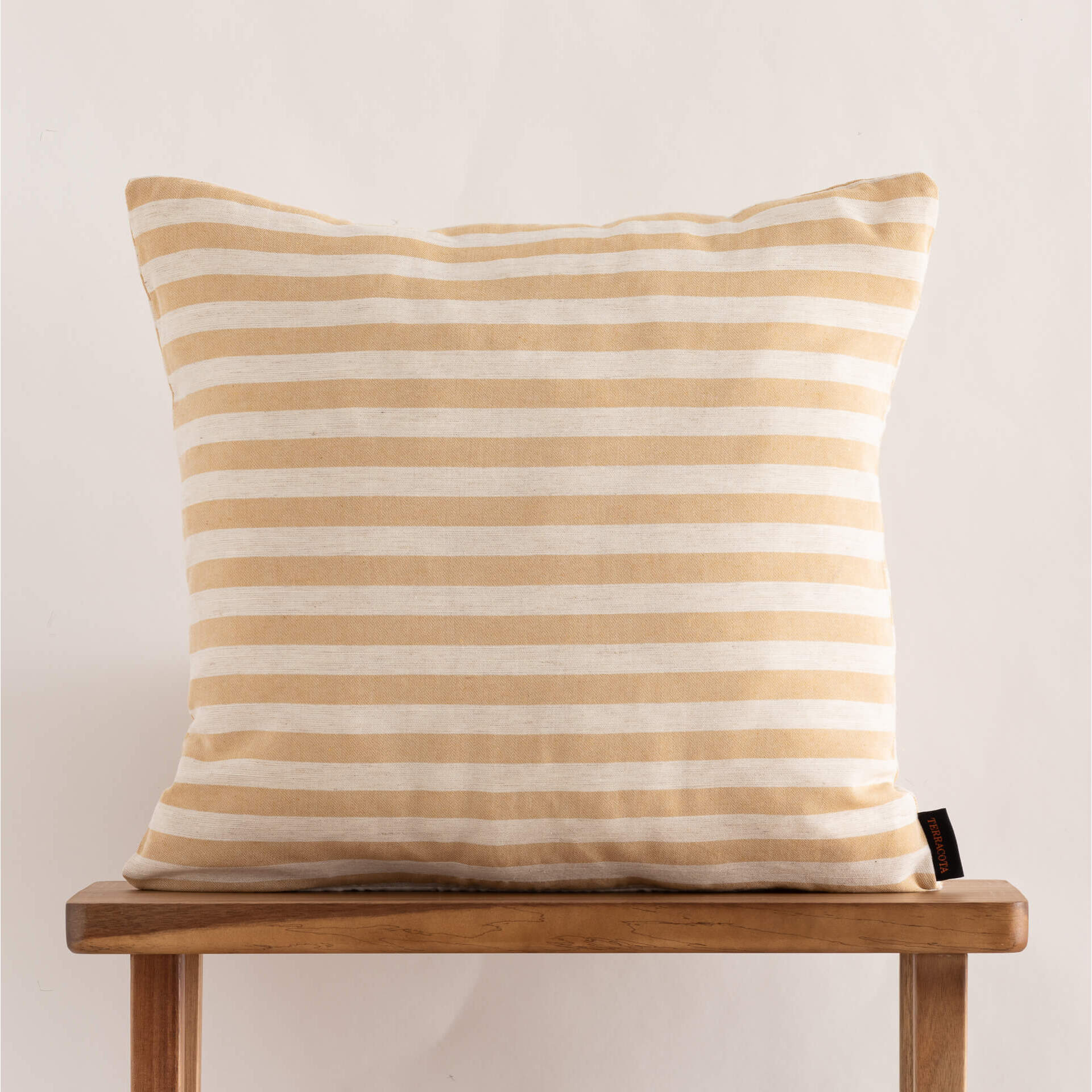 Housse de coussin jacquard 50x50 cm Jávea Grande Amber Gold