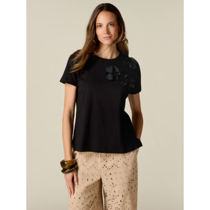 Oltre - T-shirt in cotone con applicazione floreale - Nero