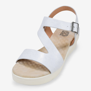 Sandalias de cuña plateadas con hebilla