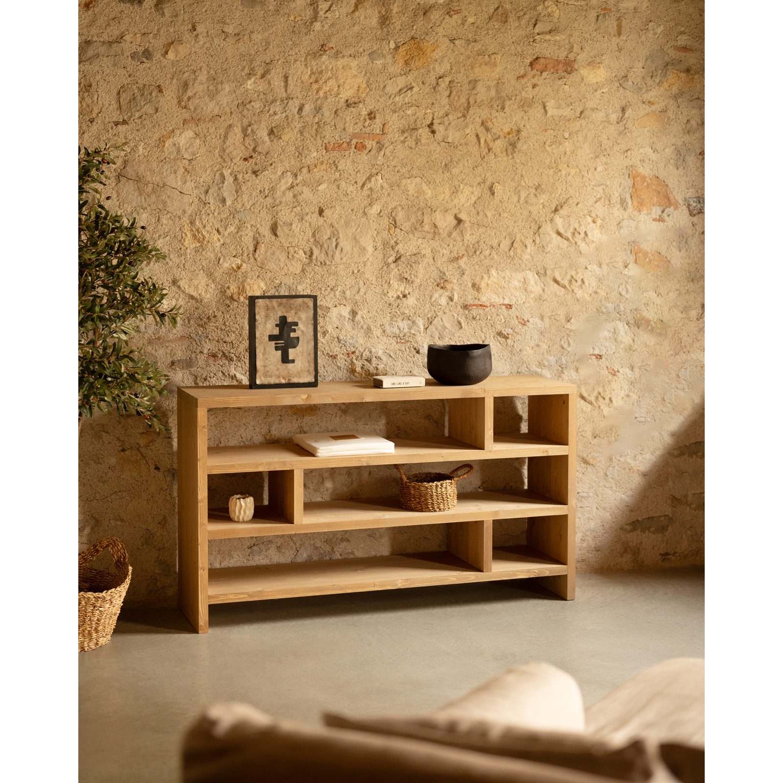 Estantería de madera maciza tono roble medio de 80x140cm Alto: 80 Largo: 140 Ancho: 35