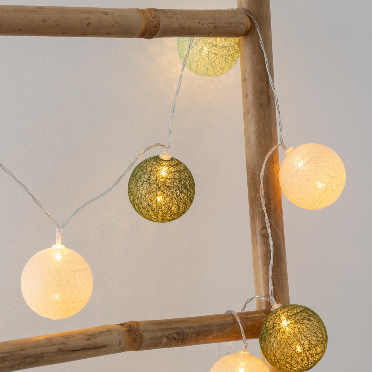 Guirlande Led pile 10 boules "Army" D6