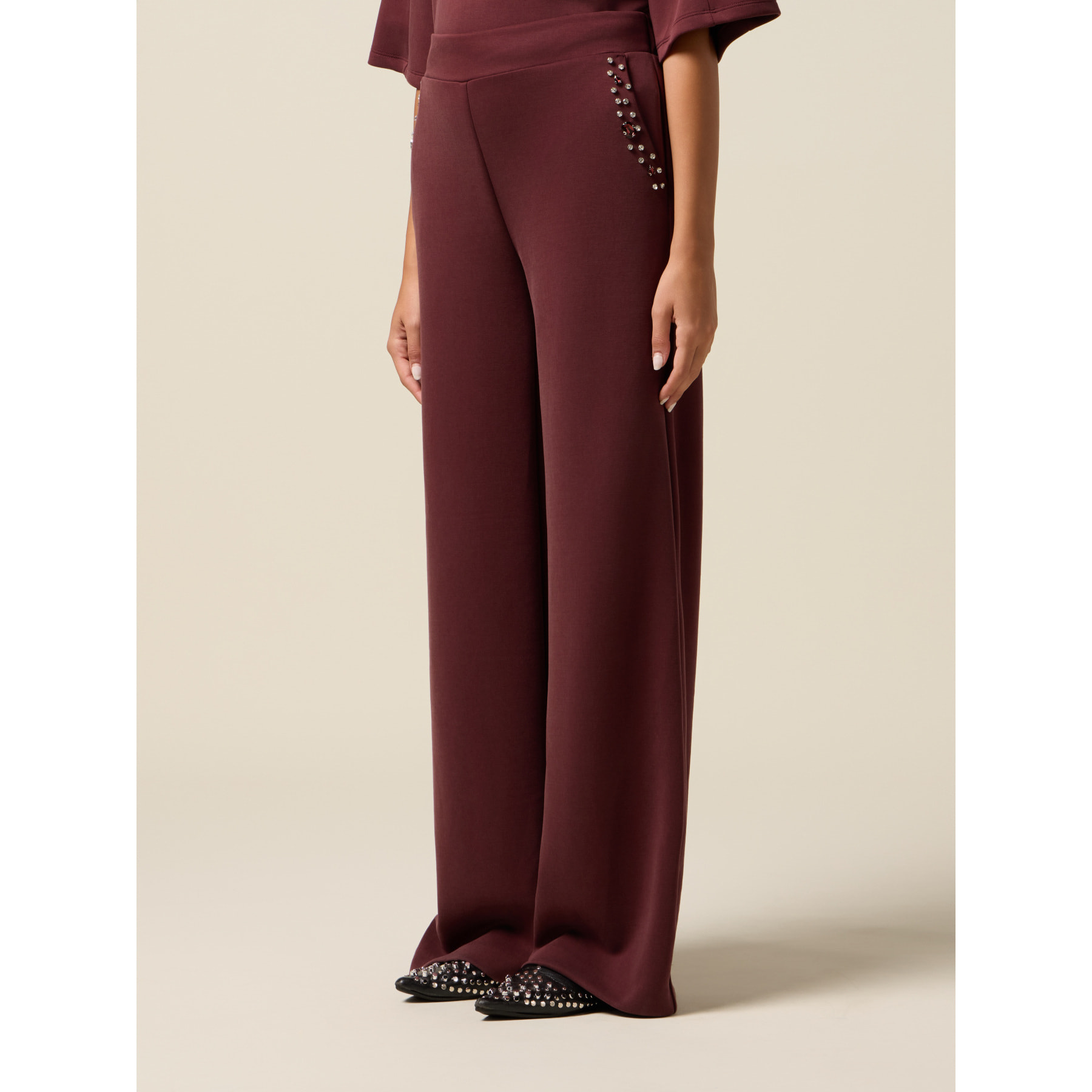 Oltre - Pantalones palazzo de scuba con bolsillos de parche - Burgundy