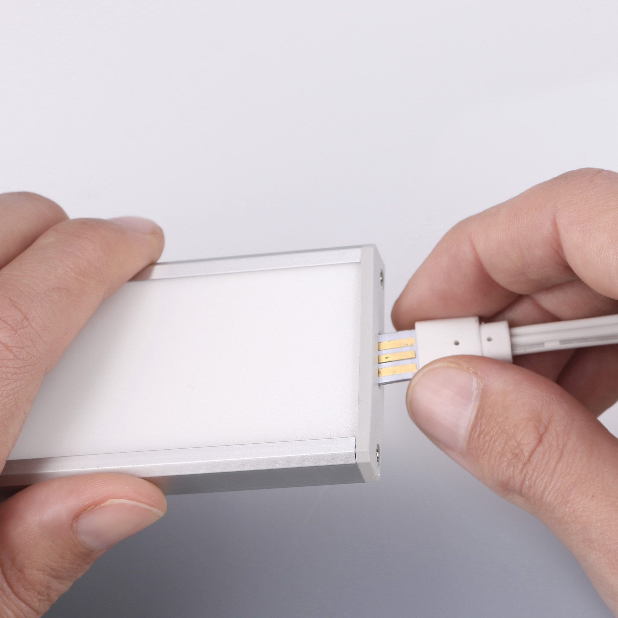 Forlight - Regleta LED Extraplana 200mm, Iluminación Neutra 4000K para Cocinas y Armarios, 185 Lúmenes, 1,6W, Enlazable, Aluminio Duradero, Diseño Discreto y Eficiente