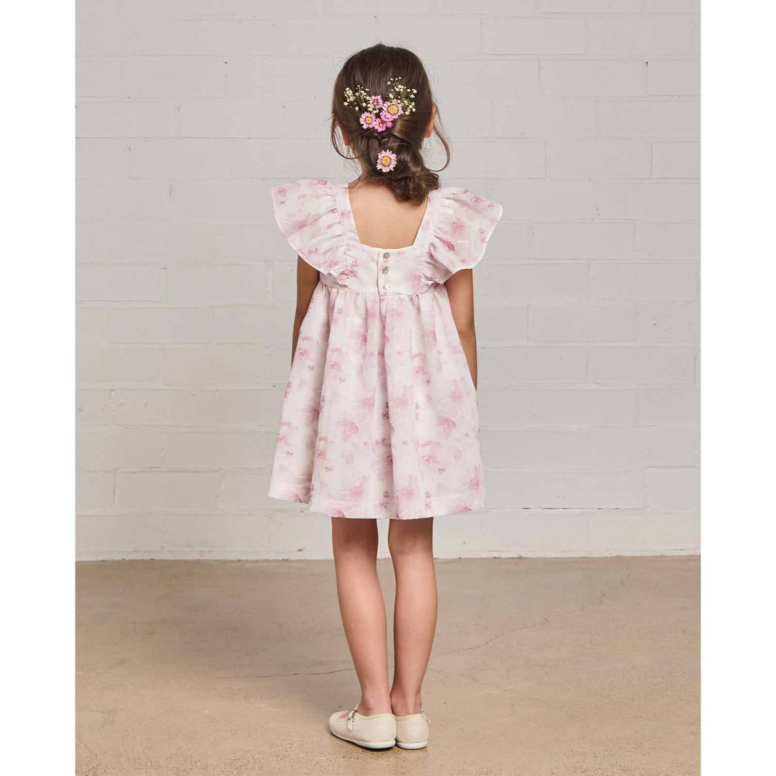 Vestido corto de ceremonia estampado de flores y volantes