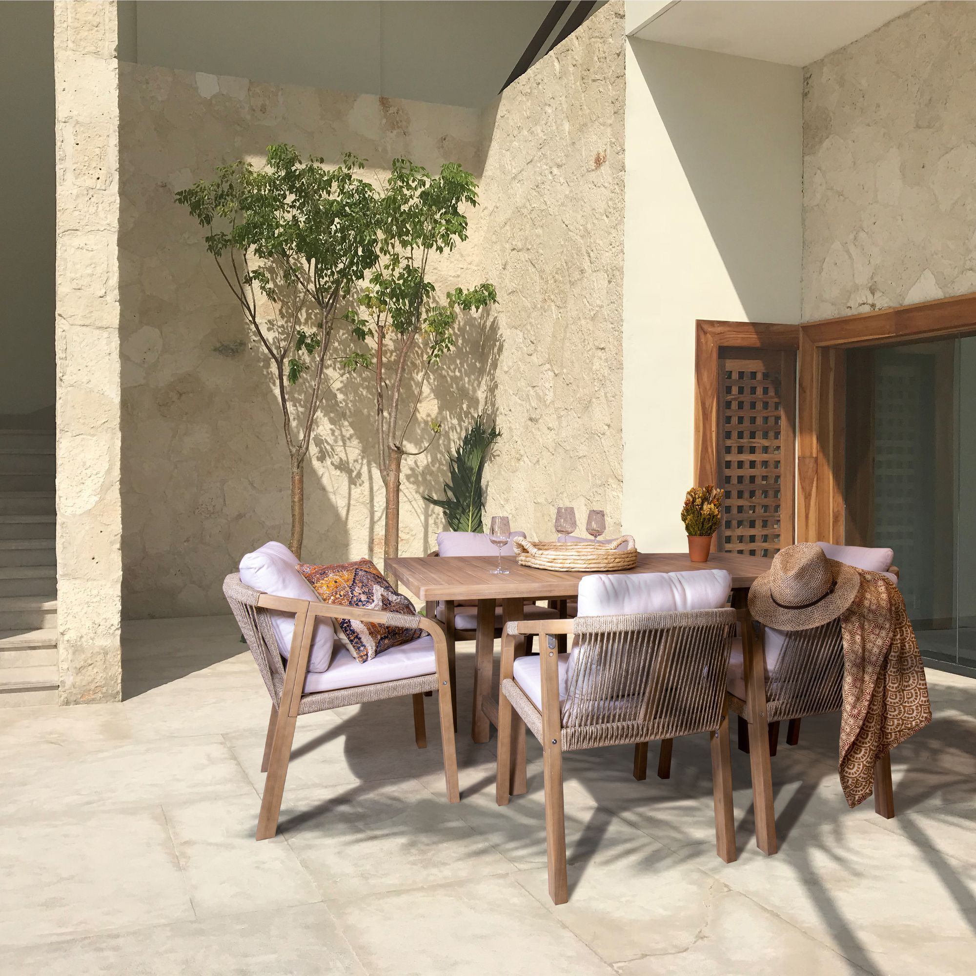 Ensemble de jardin table et chaises en bois d'acacia 6 places SAONA