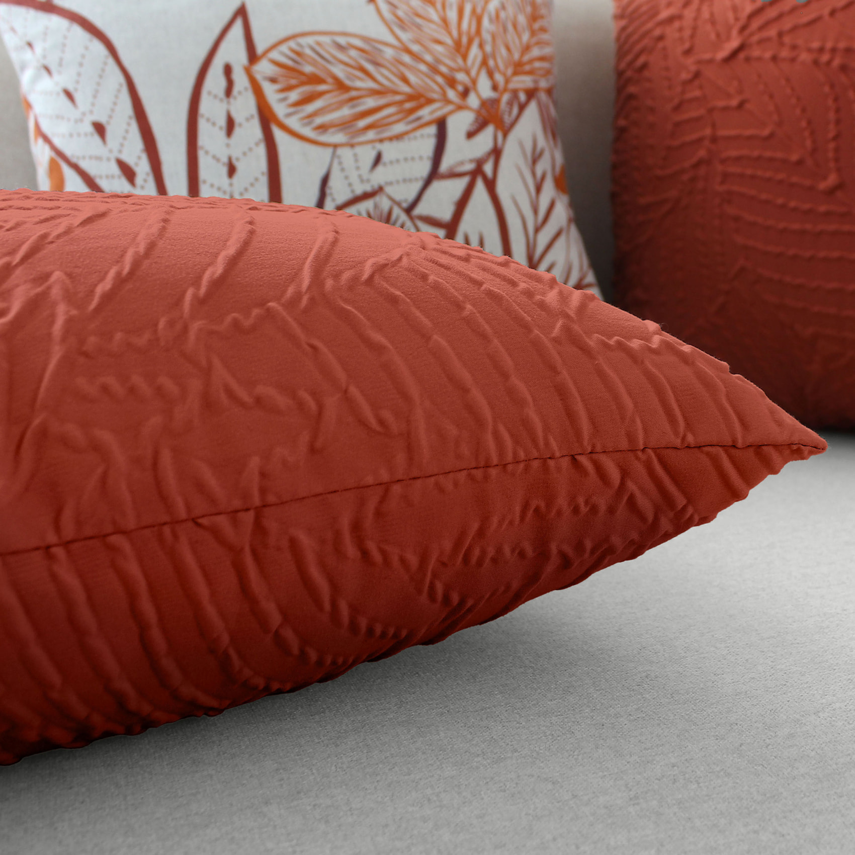 Coussin carré feuillage aspect gaufré - Terracotta