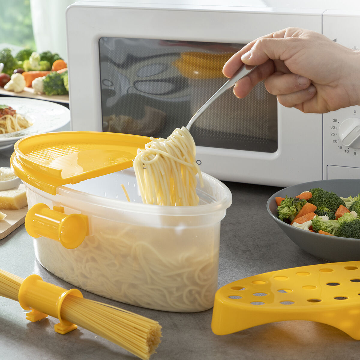 Cuecepasta para Microondas 4 en 1 con Accesorios y Recetas Pastrainest InnovaGoods