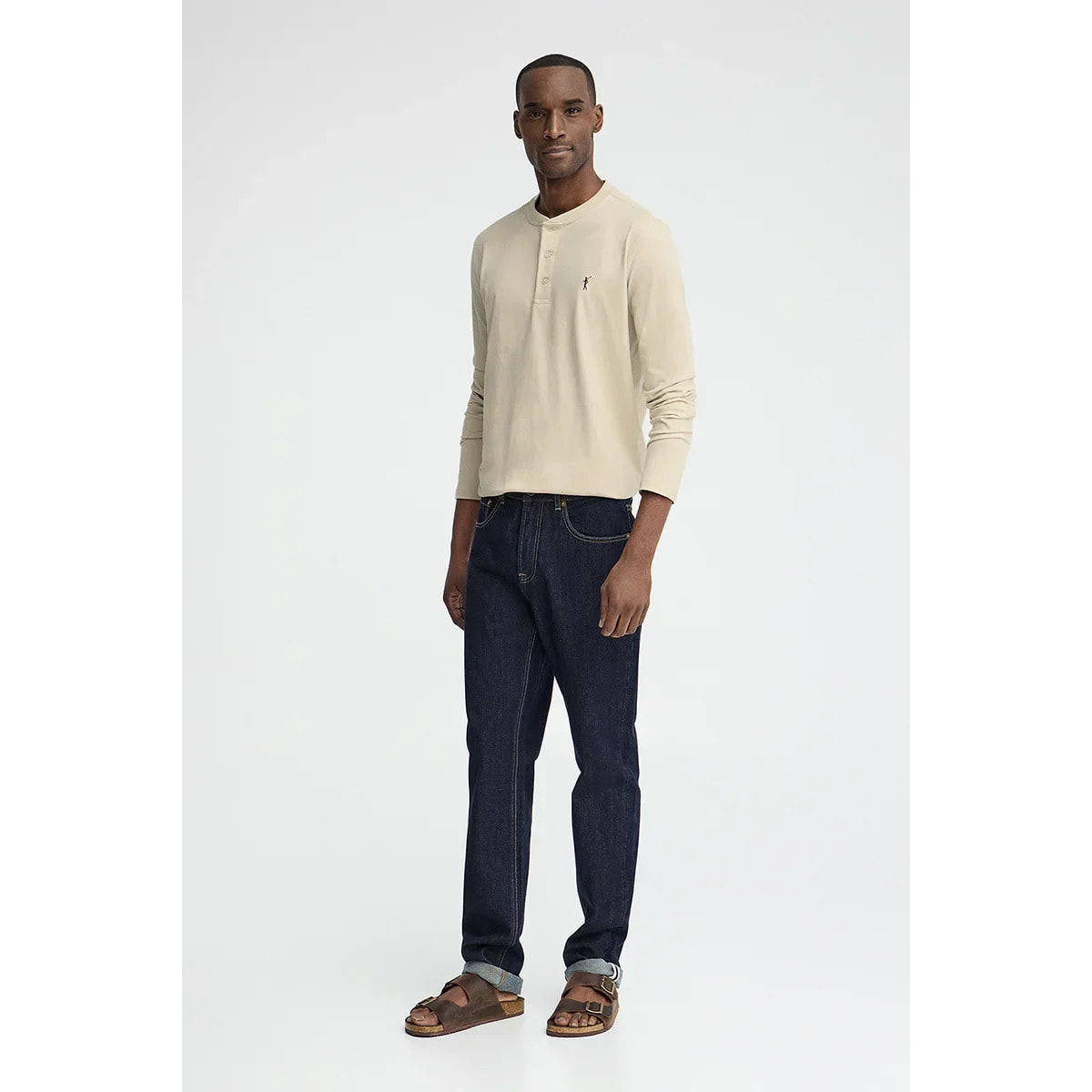 Maglietta beige con colletto alto e ricamo Rigby Go