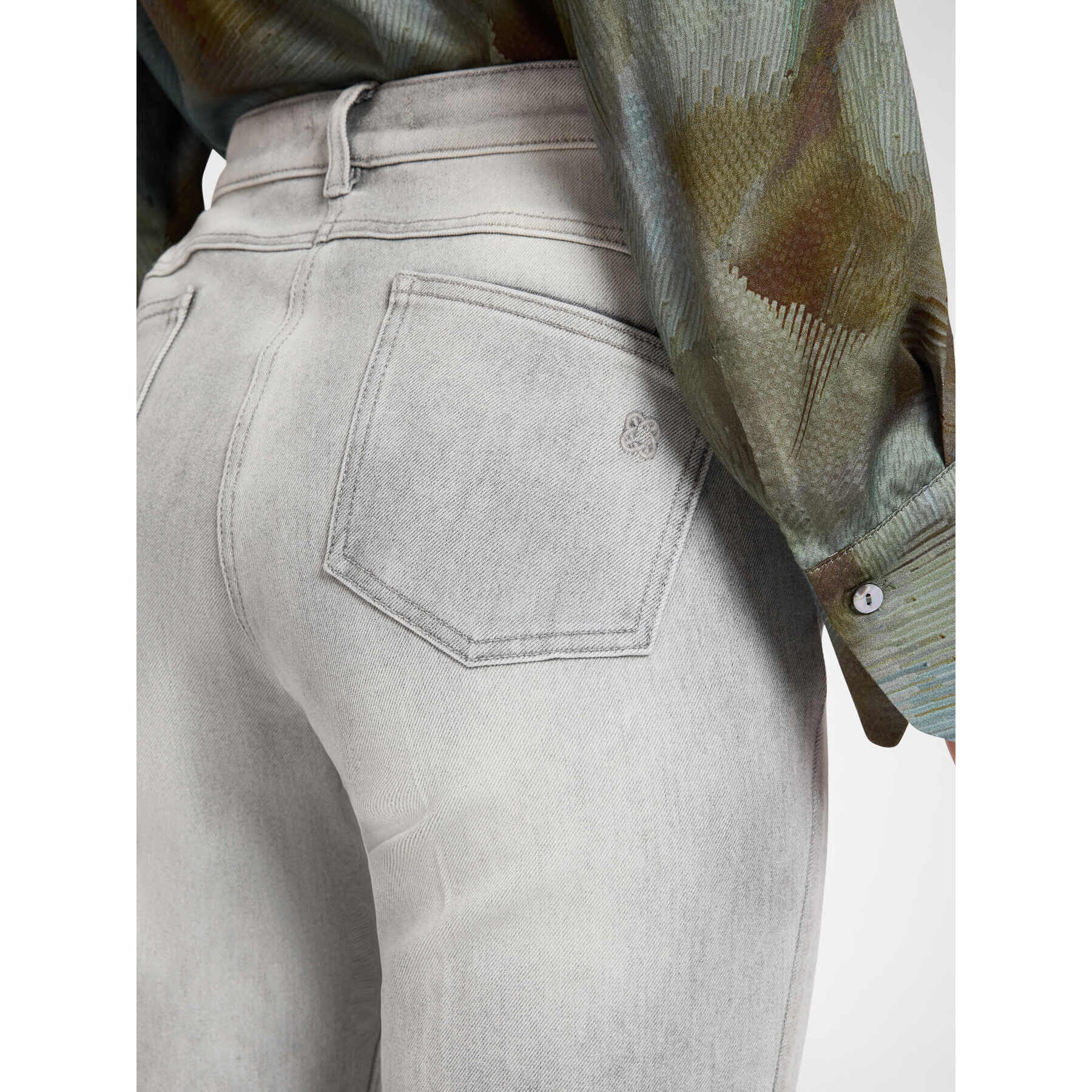Elena Mirò - Jeans acampanados "Florence" en denim stone washed - Gris