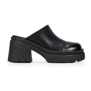 Zuecos negros con plataforma